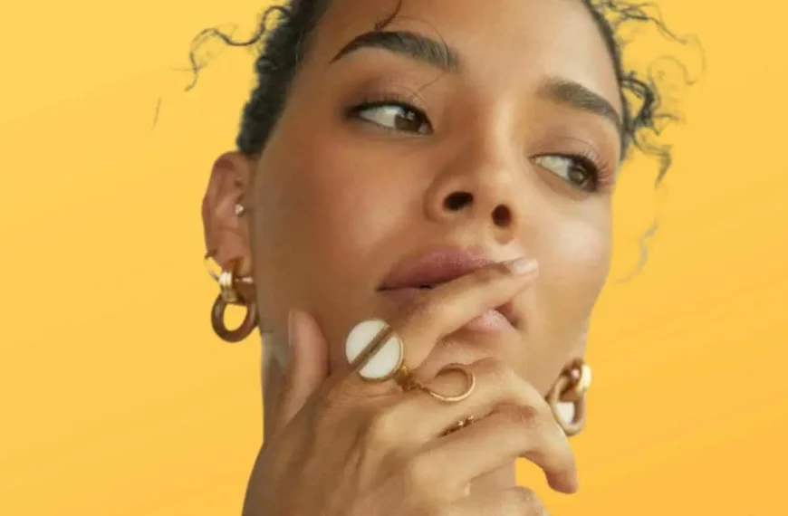 13 Affordable Sustainable Jewelry Brands to Wear Everyday 